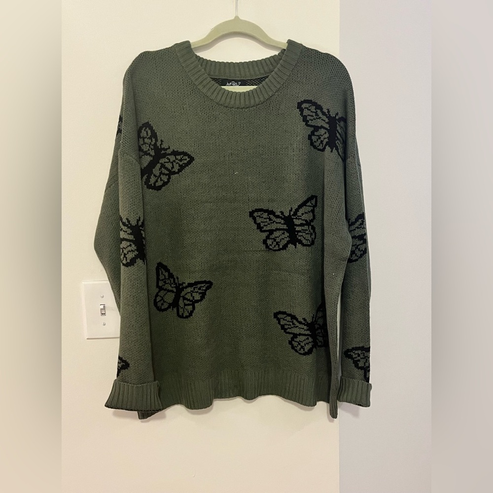 Oversized Green Sweater With Butterflies